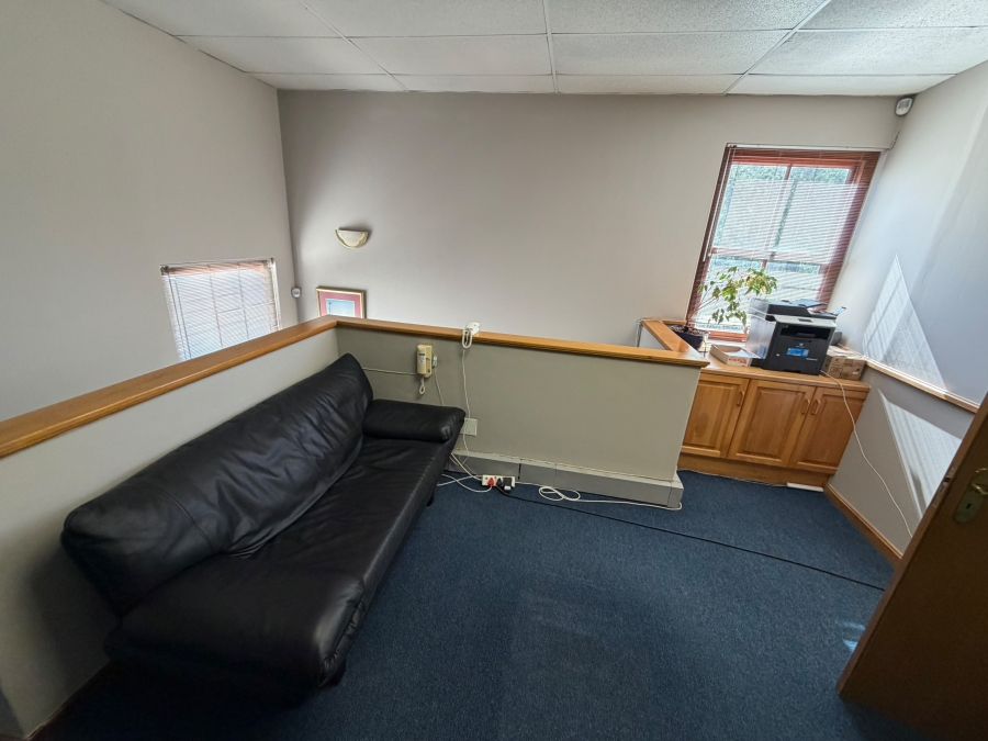 To Let Commercial Property for Rent in Rosenpark Western Cape